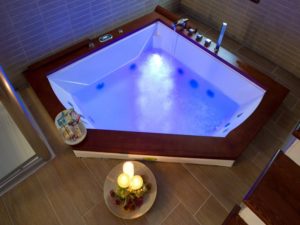 La Pinetina Residence jacuzzi bath