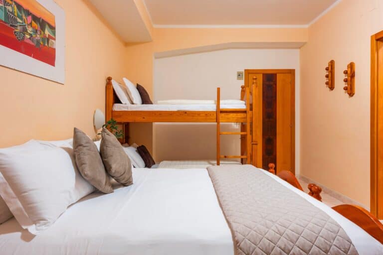 Quad Standard room